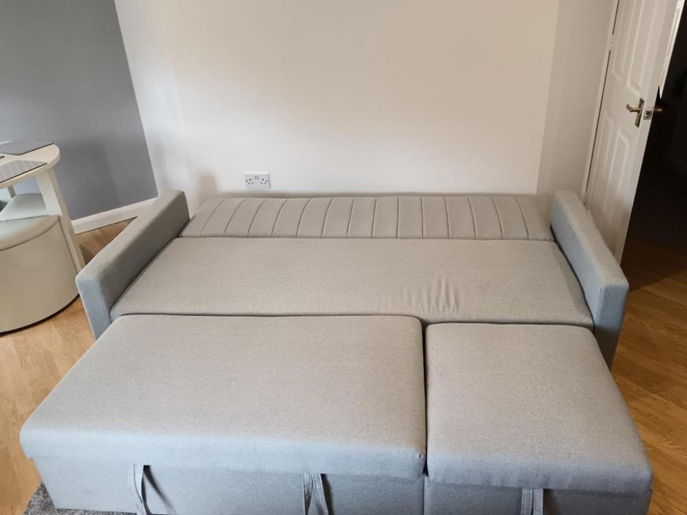 Welcome To This Flat Кетеринг Экстерьер фото